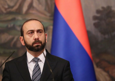 МИД: Ереван не взял на себя обязательство перед Баку изменить конституцию
