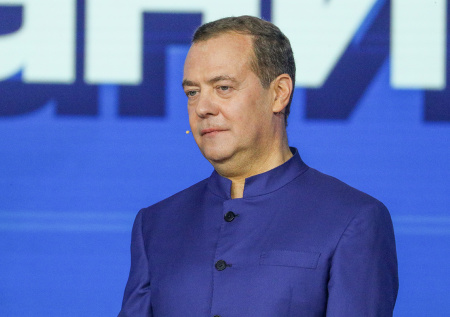 «Помогли твои ляхи?»: Медведев дал Украине прогноз в духе Тараса Бульбы