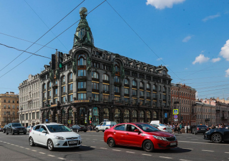 В Петербурге запустили движение по Невскому проспекту