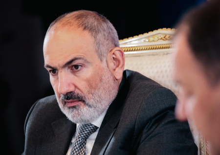 Пашинян после месячного молчания обратился к католикосу всех армян