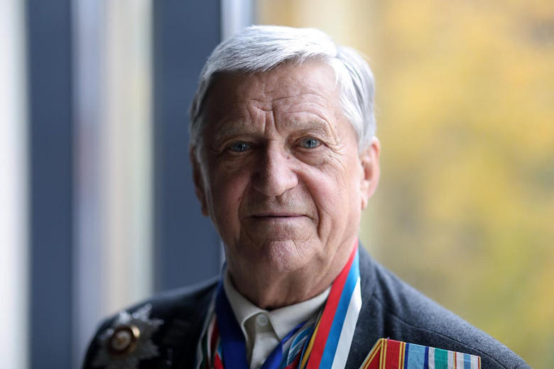Александр Тихонов