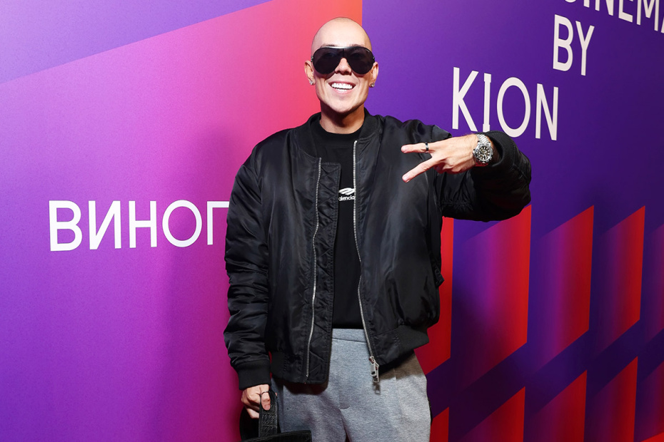 Блогер Гарик Абдразаков на премьере сериала «Виноград» в кинотеатре Summer Сinema by Kion