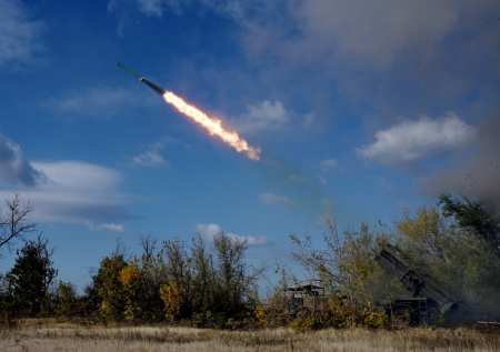 Огненное зарево поднялось над военным аэродромом в Чернигове