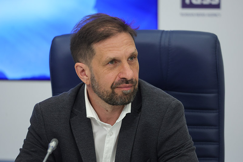 Политический деятель Дмитрий Кузнецов