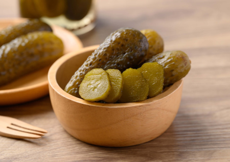 С мандаринами и розмарином: необычные маринованные огурцы на зиму