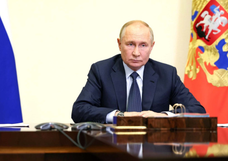 Стало известно, сколько граждан доверяет Путину и его работе