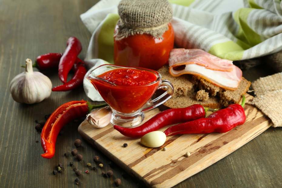 Аджика по-астрахански — жгучая и ароматная