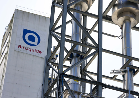 Активы Air Liquide официально передали под временное управление России