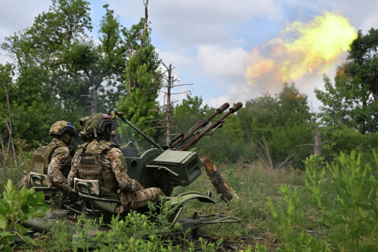 Военнослужащие подразделения противовоздушной обороны группировки «Центр» работают по БПЛА из зенитной установки ЗУ-23
