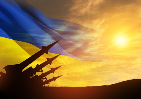 «Украинцы их применят»: США передают вооружения, позволяющие бить вглубь РФ