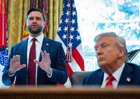 Вице-президент США впервые рассказал, как сообщил Трампу о смерти Кирка