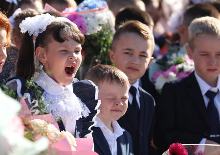 Смех, слезы и первый звонок: как встретили 1 сентября в школах России