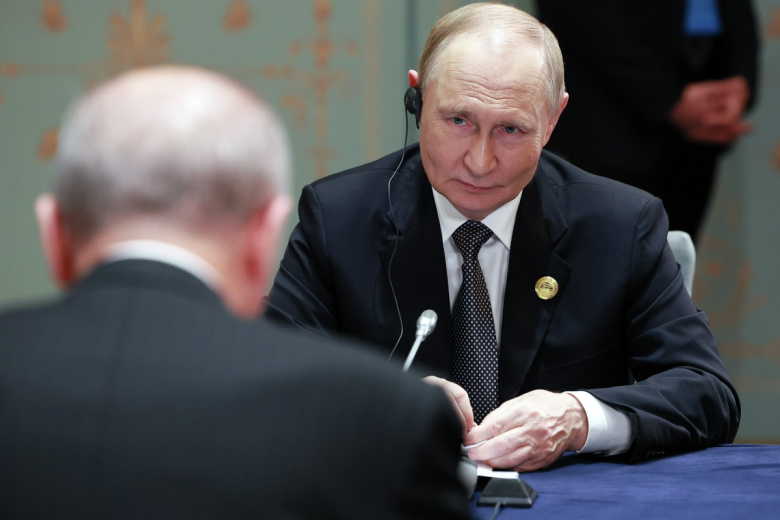 Президент РФ Владимир Путин во время встречи с президентом Турецкой Республики Реджепом Тайипом Эрдоганом на полях саммита Шанхайской организации сотрудничества (ШОС) в Тяньцзине