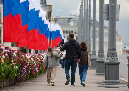 ВЦИОМ раскрыл число гордящихся страной россиян