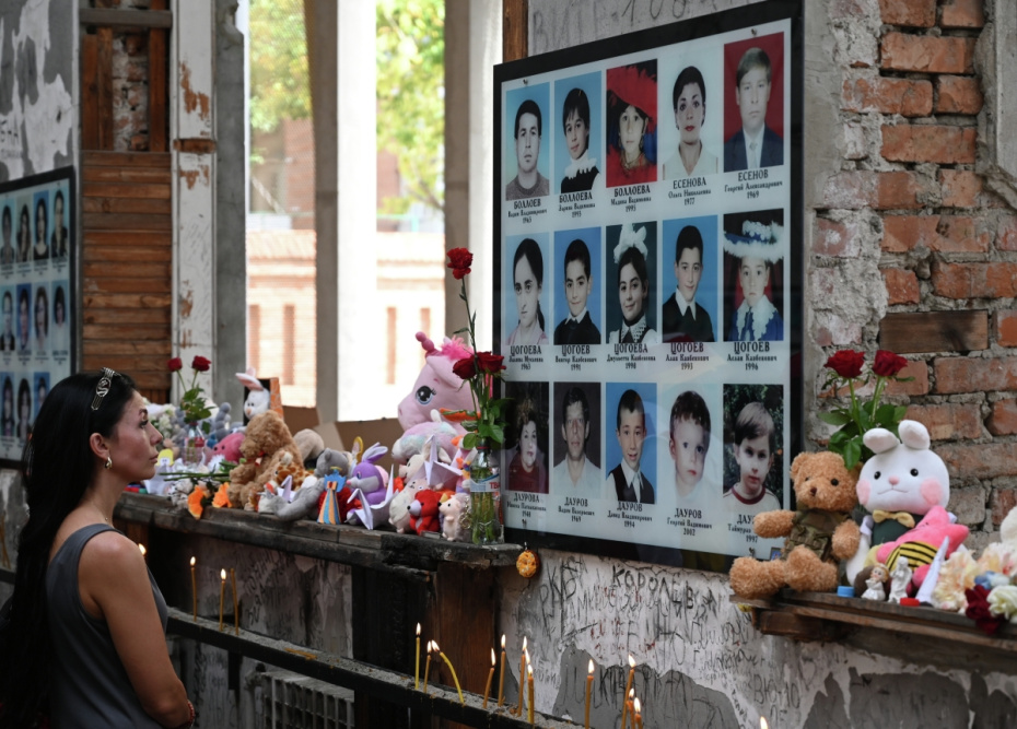 Мемориал в школе № 1 в Беслане