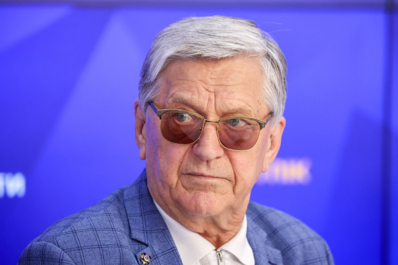 Олимпийский чемпион по биатлону Александр Тихонов