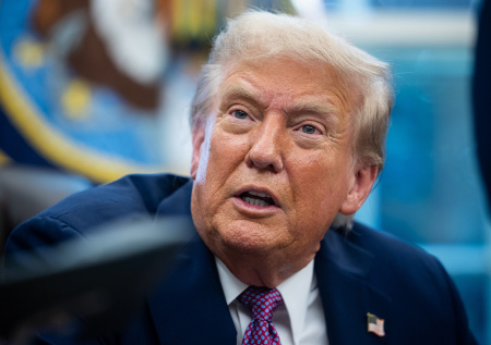 В США заявили о проблемах в экономике из-за безрассудства Трампа
