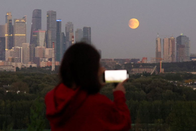 Полное лунное затмение в Москве