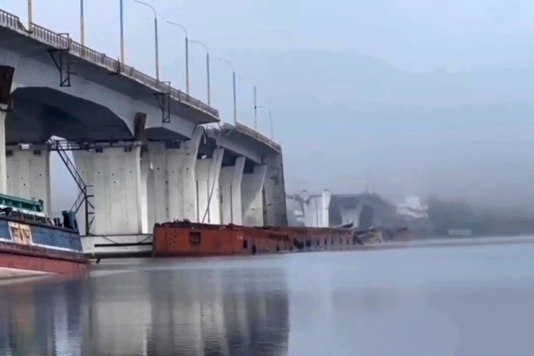 Разрушенный мост через Днепр