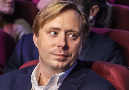Масляков-младший произнес трогательную речь на могиле отца