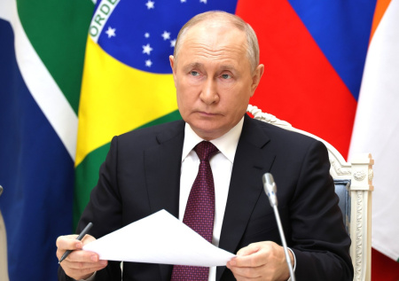 Путин принял участие в виртуальном саммите БРИКС