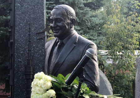 Опубликовано фото памятника Маслякову на Новодевичьем кладбище