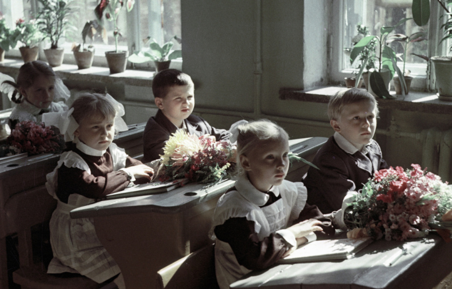 Первоклассники на первом уроке, 1962 год