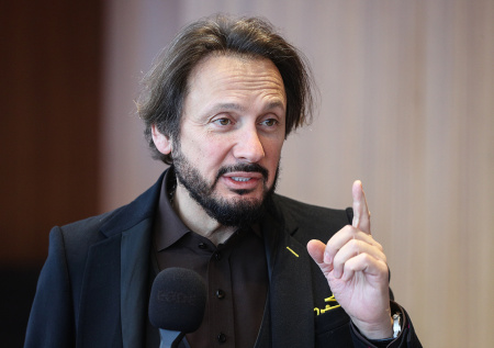 Стас Михайлов высказался о созданных нейросетью песнях