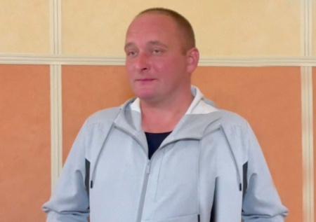 Как живут родители 4 отравленных дихлофосом детей, почему отца не посадили