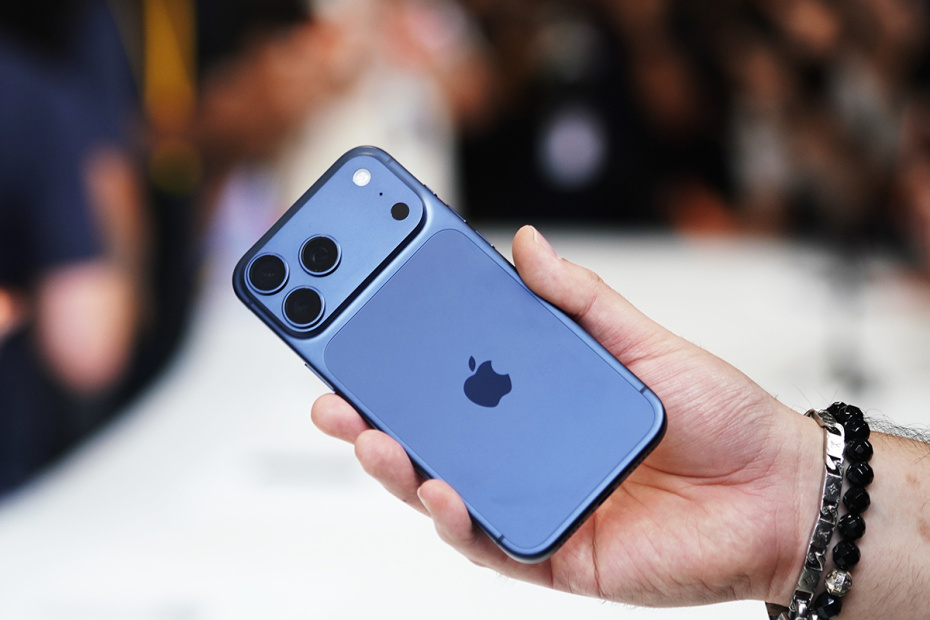 iPhone 17