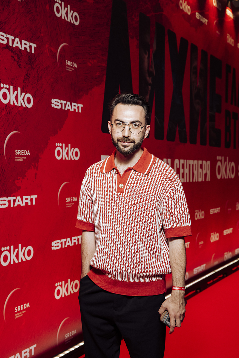 Карен Адамян на красной дорожке премьерного показа сериала «Лихие. Глава вторая» в кинотеатре «Художественный» в Москве.
