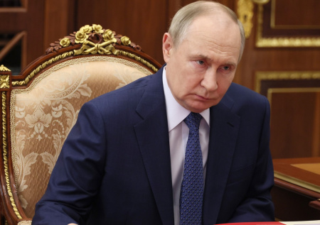 Путин снял с должности глав двух управлений МВД России