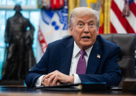 Трамп захотел 100% пошлин для Китая и Индии