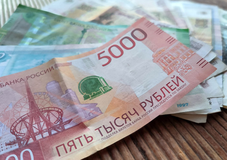 Россиянка отправила мошенникам полмиллиона рублей в банках с вареньем