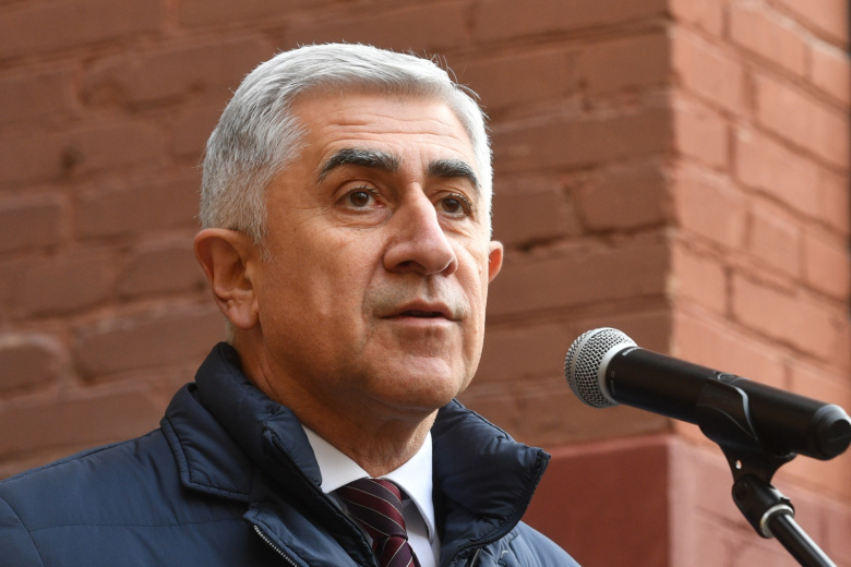 Михаил Погосян
