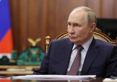 Путин и моськи. Президент России стал кумиром на Западе: подробности