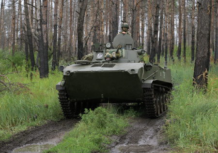 «Ростех» передал войскам модернизированные БМД-2