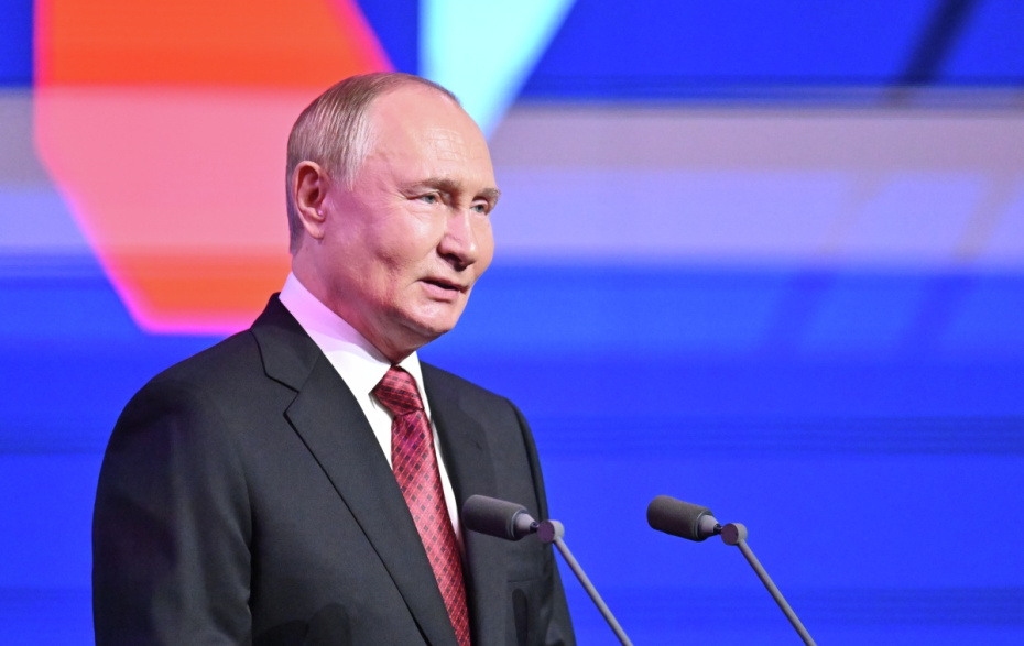 Владимир Путин поздравил москвичей с Днем города на торжественном мероприятии в концертном зале «Зарядье», посвященном празднованию 878-й годовщины основания Москвы
