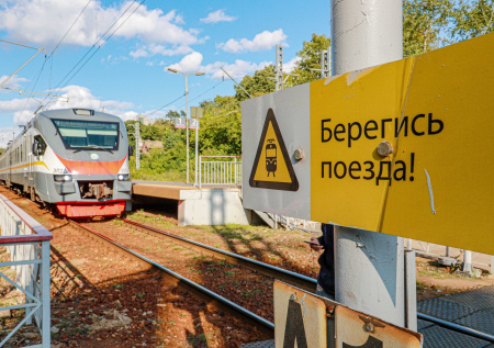 РЖД оштрафовали за ползающих под вагонами пассажиров под Екатеринбургом