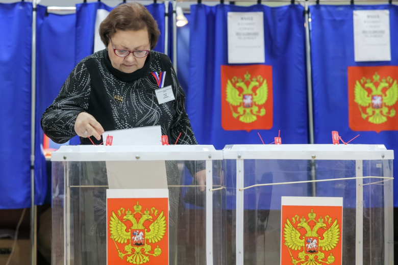 Избиратель на участке в единый день голосования