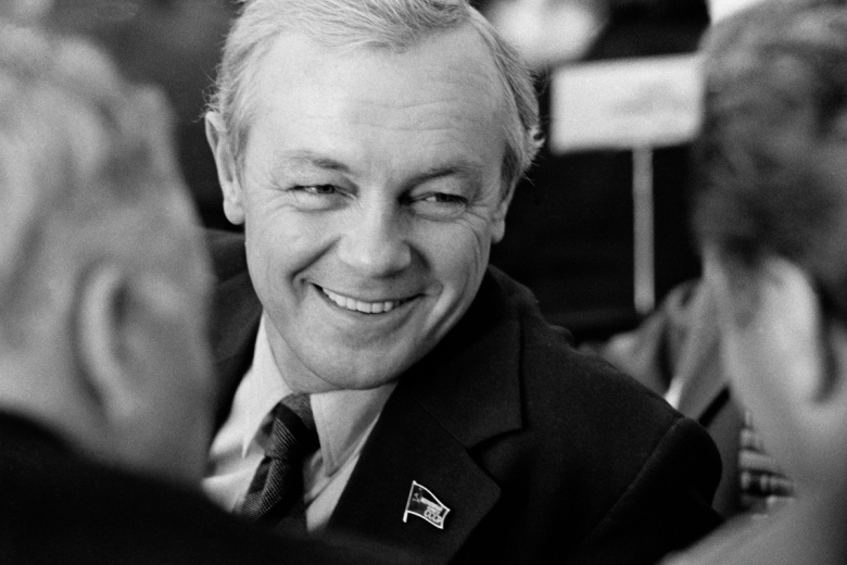 Кирилл Лавров