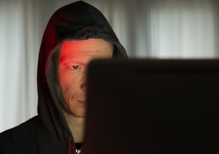 На Украине рассказали о ботоферме Зеленского в Facebook