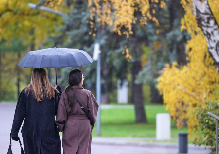 Грибные дожди и жара до +24? Погода в Москве в начале октября: чего ждать