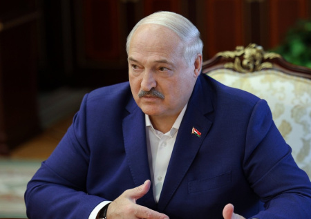 «Очень внимательно слежу»: Лукашенко высказался о происходящем в Донбассе