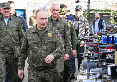 Путину показали новое оружие для СВО