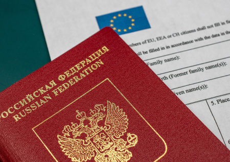 Стало известно, сможет ли ЕС полностью запретить выдачу виз россиянам