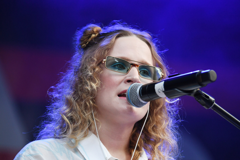 Монеточка (настоящее имя — Елизавета Гырдымова)