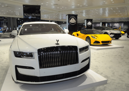 В России выросли продажи люксовых автомобилей