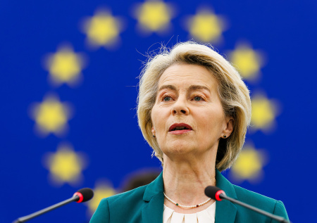 Европарламент решил проголосовать по вотуму недоверия фон дер Ляйен
