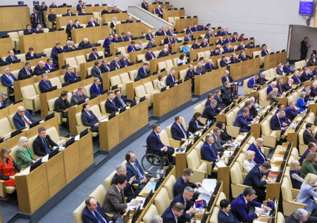 В Госдуме раскритиковали идею учитывать разводы при приеме на работу